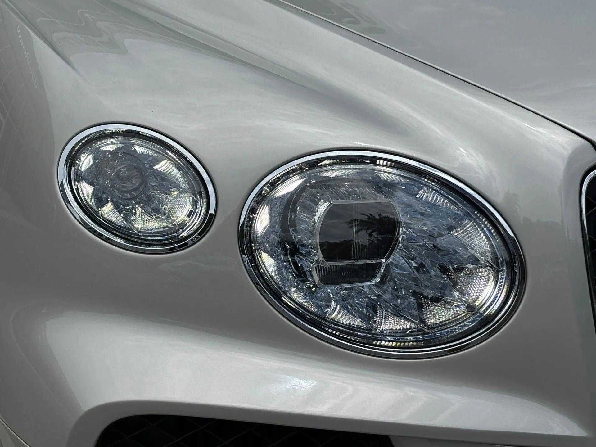 New 2025 Bentley Bentayga Extended Wheelbase image 18