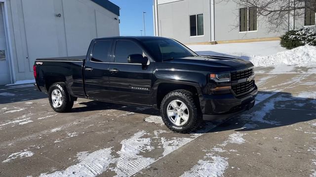 Used 2017 Chevrolet Silverado 1500 Custom image 2