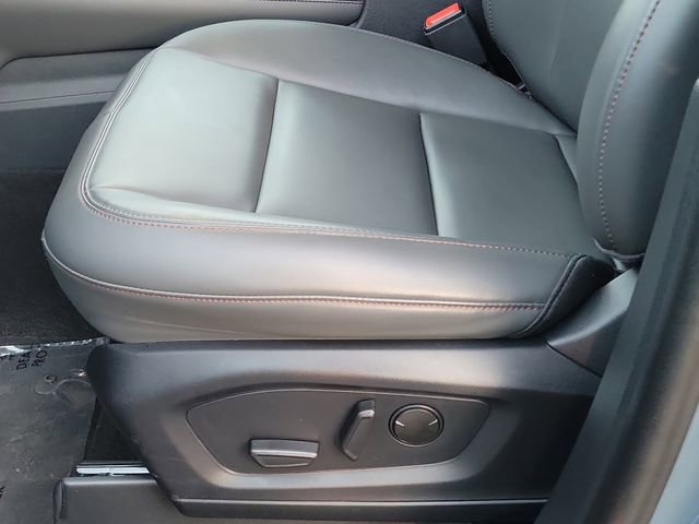 Used 2025 Ford Explorer Active w/ Active Comfort Package RWD image 14