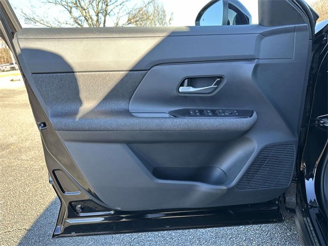 New 2026 Nissan Kicks SV image 14