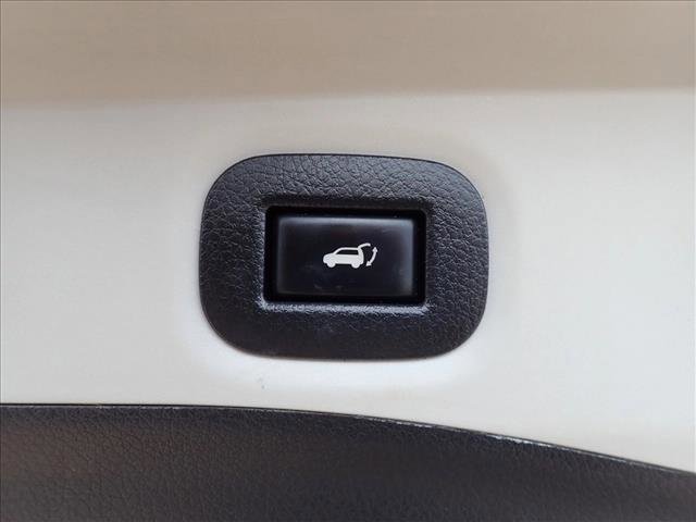 Used 2019 Nissan Rogue SV image 9