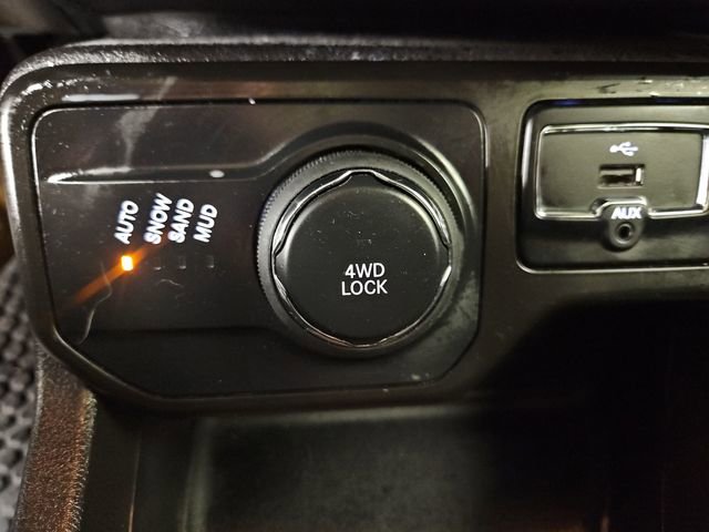 Used 2021 Jeep Renegade Latitude w/ Luxury Group I image 33