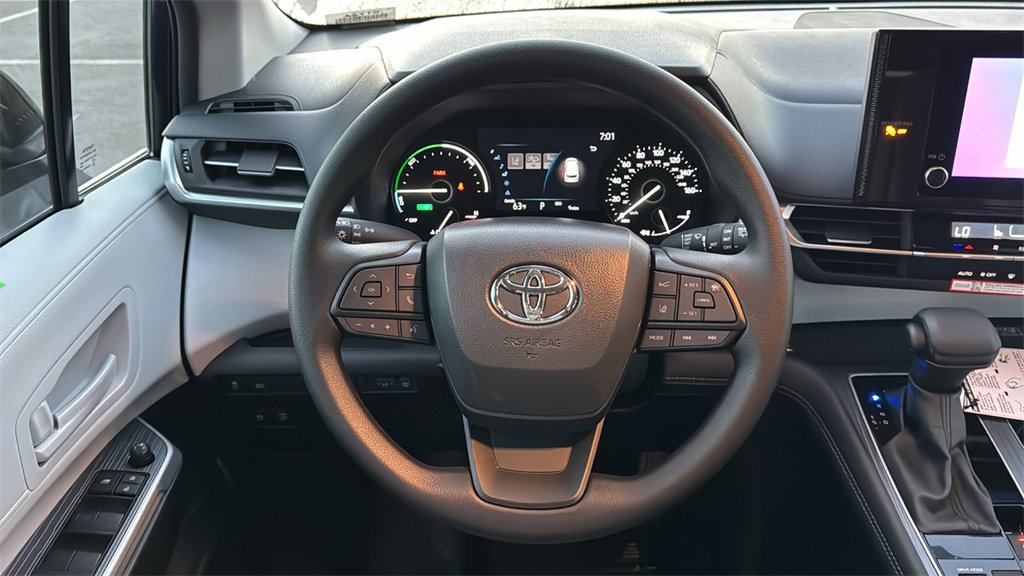 New 2026 Toyota Sienna LE image 25