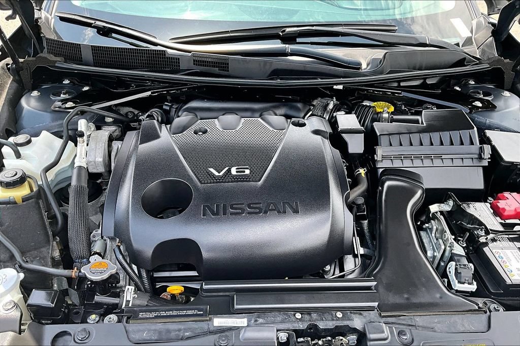 Used 2023 Nissan Maxima SL FWD image 32
