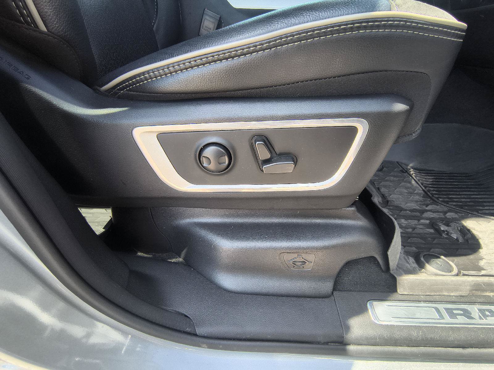 Used 2022 RAM 1500 Laramie AWD/4WD image 33
