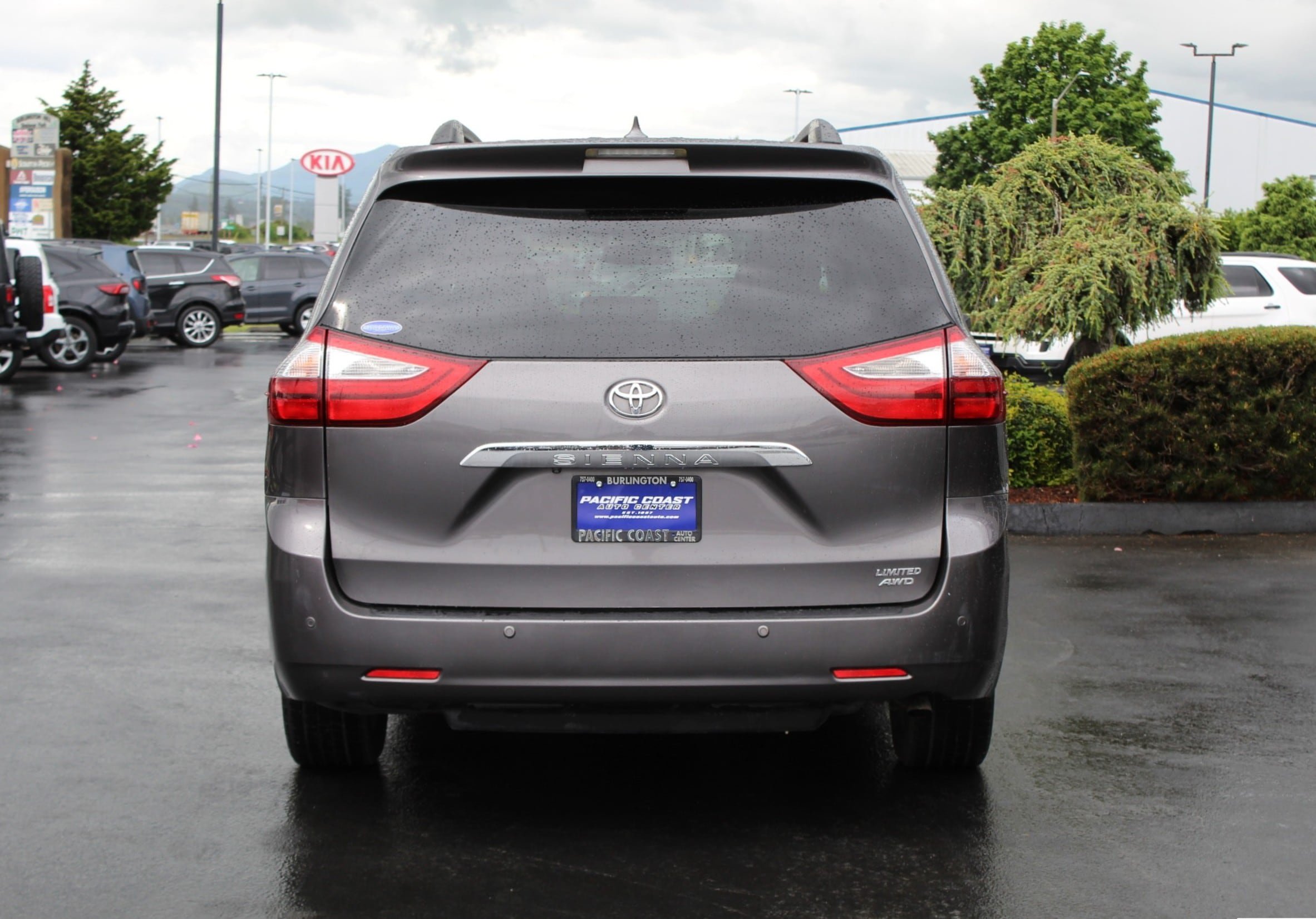 Used 2017 Toyota Sienna Limited AWD/4WD image 5