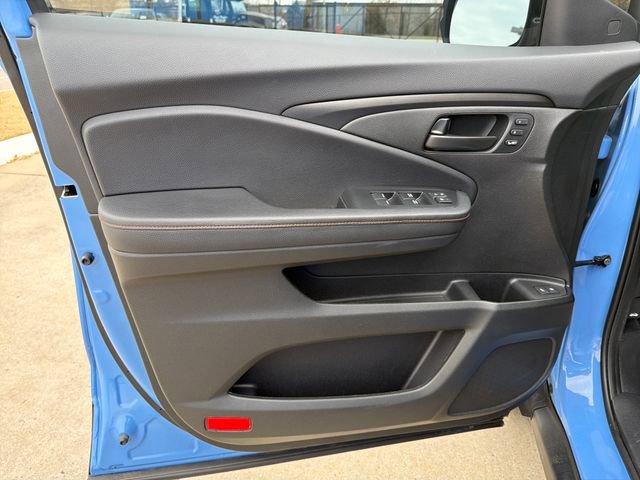 Used 2025 Honda Passport TrailSport image 11