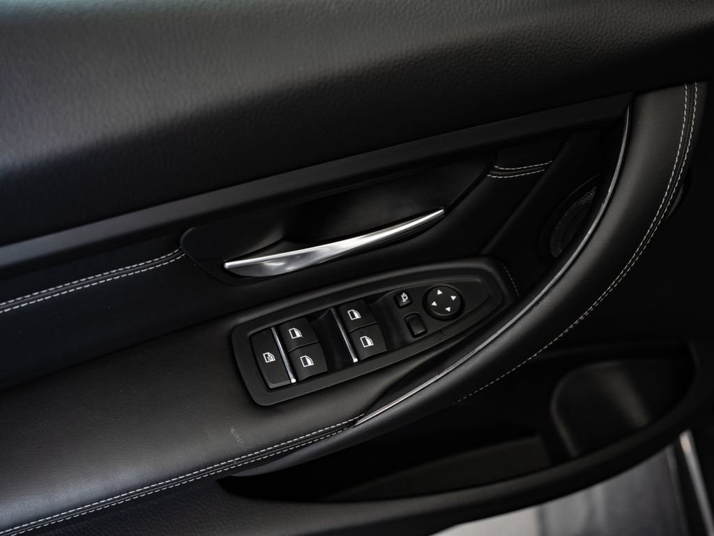 Used 2018 BMW M3 RWD image 25