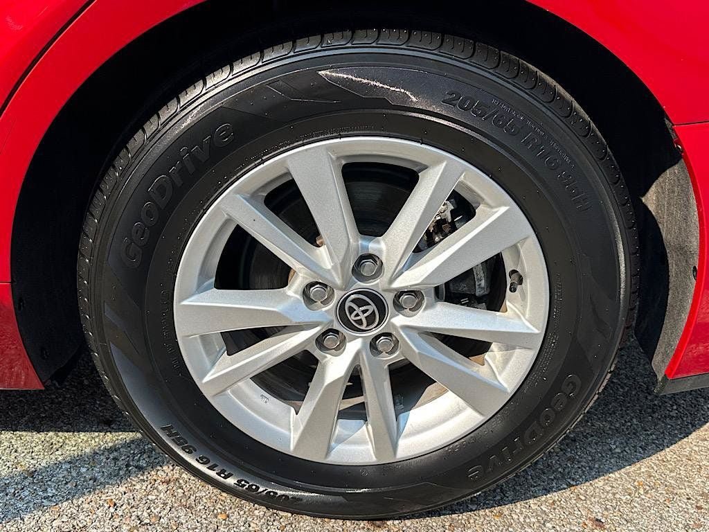 Certified 2025 Toyota Camry LE FWD image 29