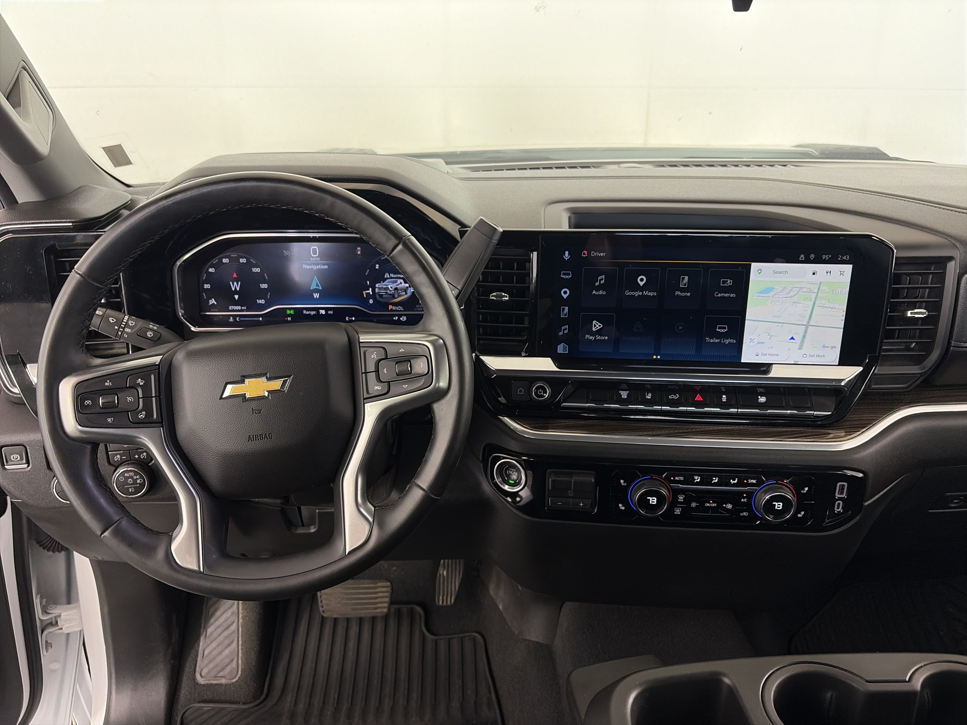 Used 2025 Chevrolet Silverado 2500 LT w/ Convenience Package AWD/4WD image 3