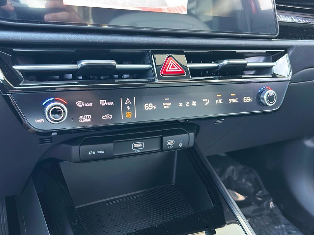 New 2025 Kia Niro EX image 23
