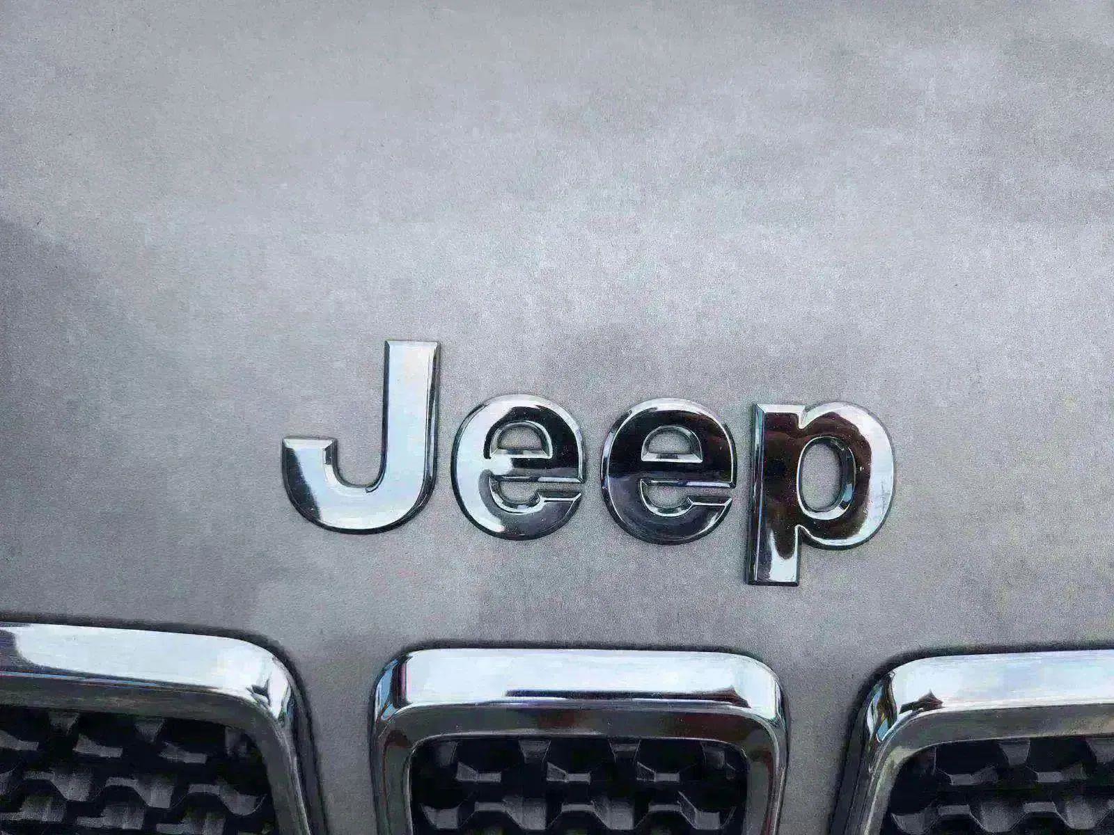 Used 2019 Jeep Cherokee Limited image 18