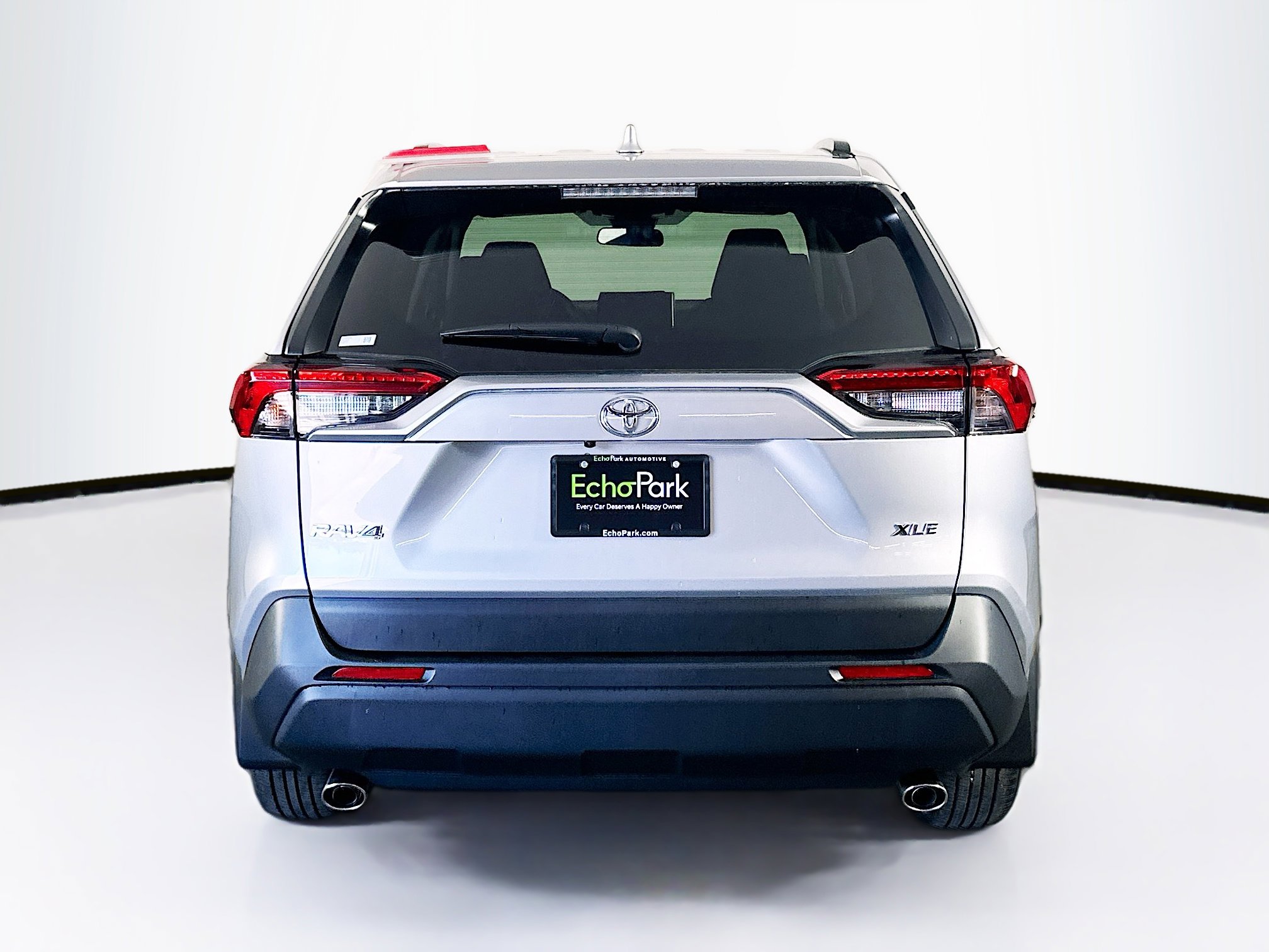 Used 2025 Toyota RAV4 XLE w/ Convenience Package image 7