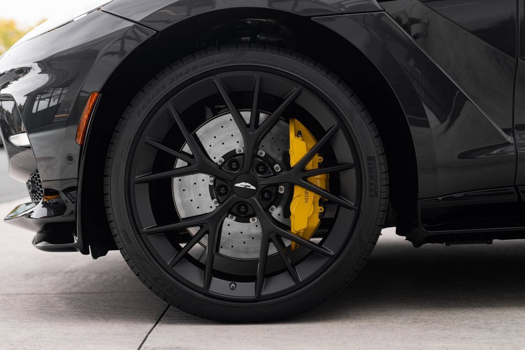 New 2026 Aston Martin DBX 707 image 11