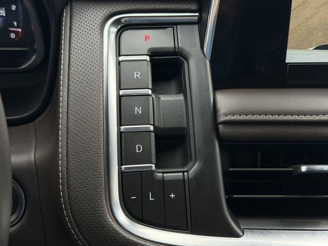 Used 2024 GMC Yukon SLT AWD/4WD image 20