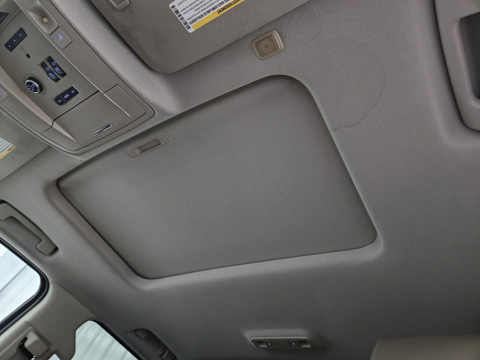 Used 2015 GMC Yukon SLT RWD image 8