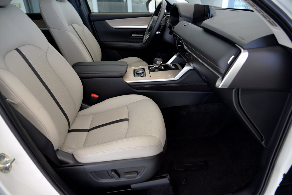 Certified 2026 MAZDA CX-90 3.3 Turbo w/ Preferred Package AWD/4WD image 31