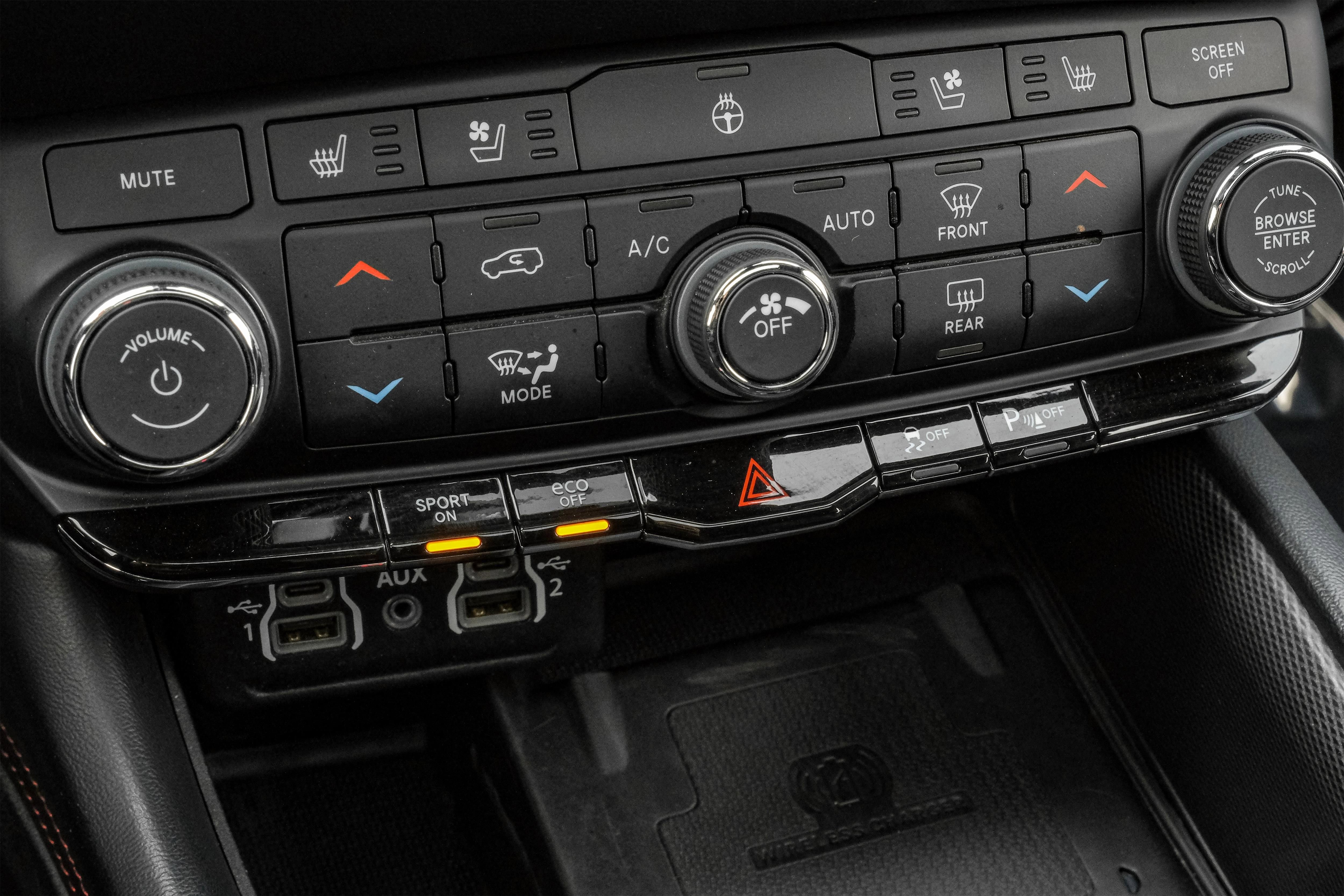 Used 2023 Dodge Durango R/T AWD/4WD image 32