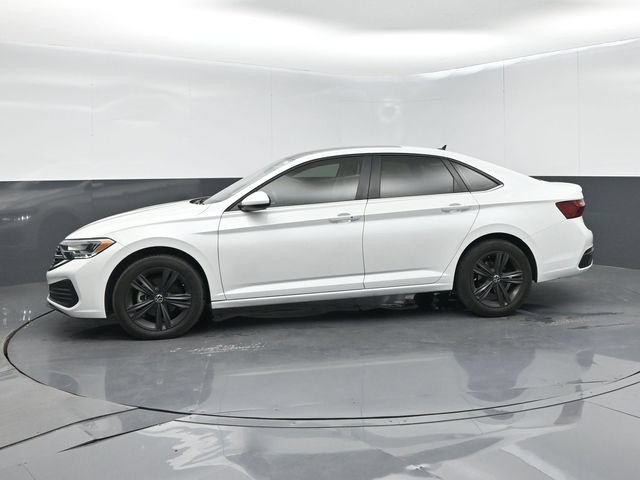 Used 2024 Volkswagen Jetta SE FWD image 5