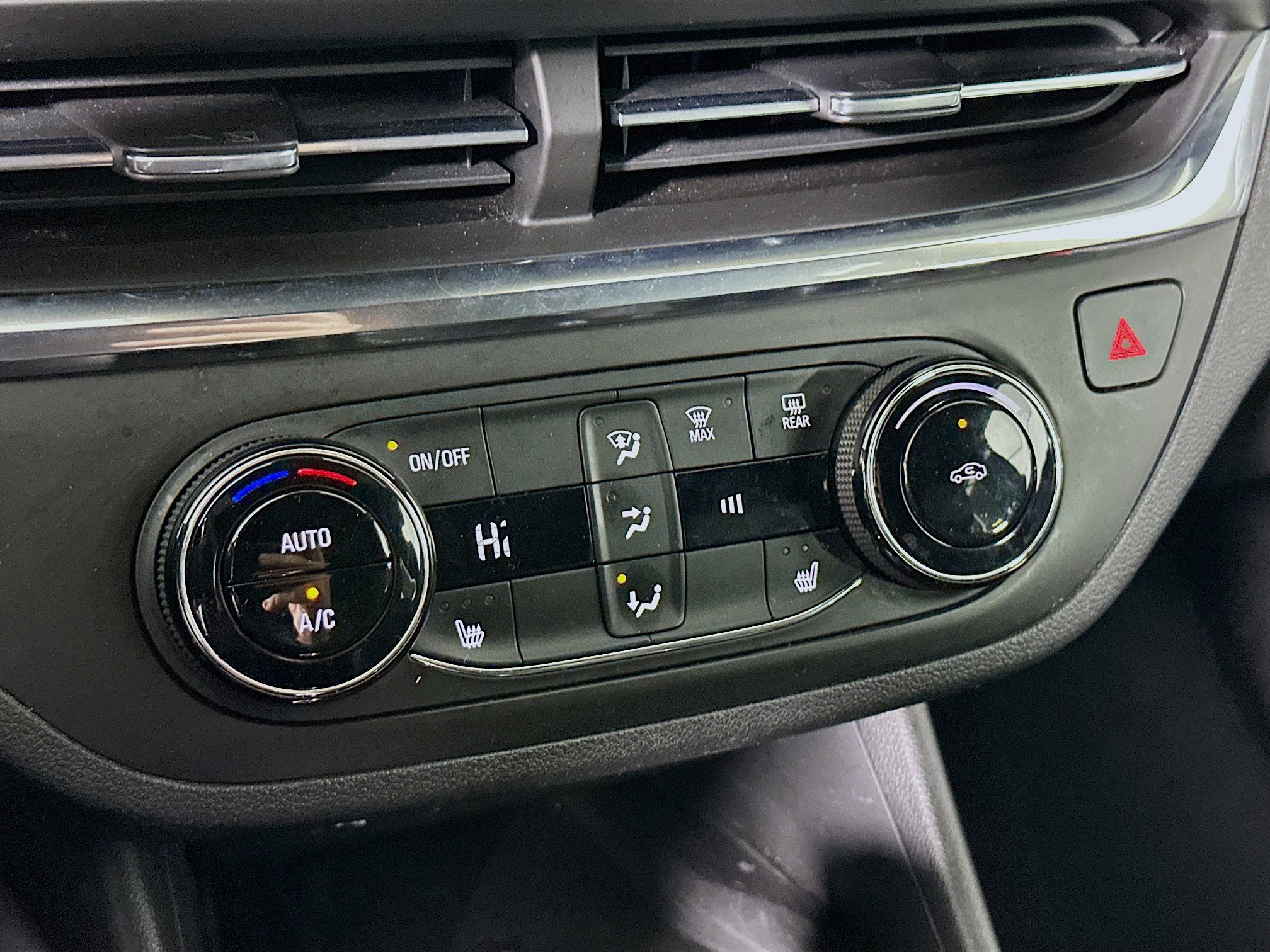 Used 2024 Buick Envista Preferred w/ Convenience I Package image 23