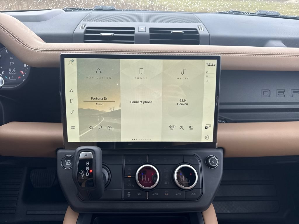 New 2026 Land Rover Defender 130 X-Dynamic SE AWD/4WD image 22