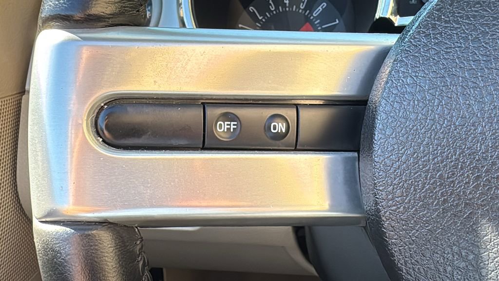 Used 2009 Ford Mustang GT Premium RWD image 13