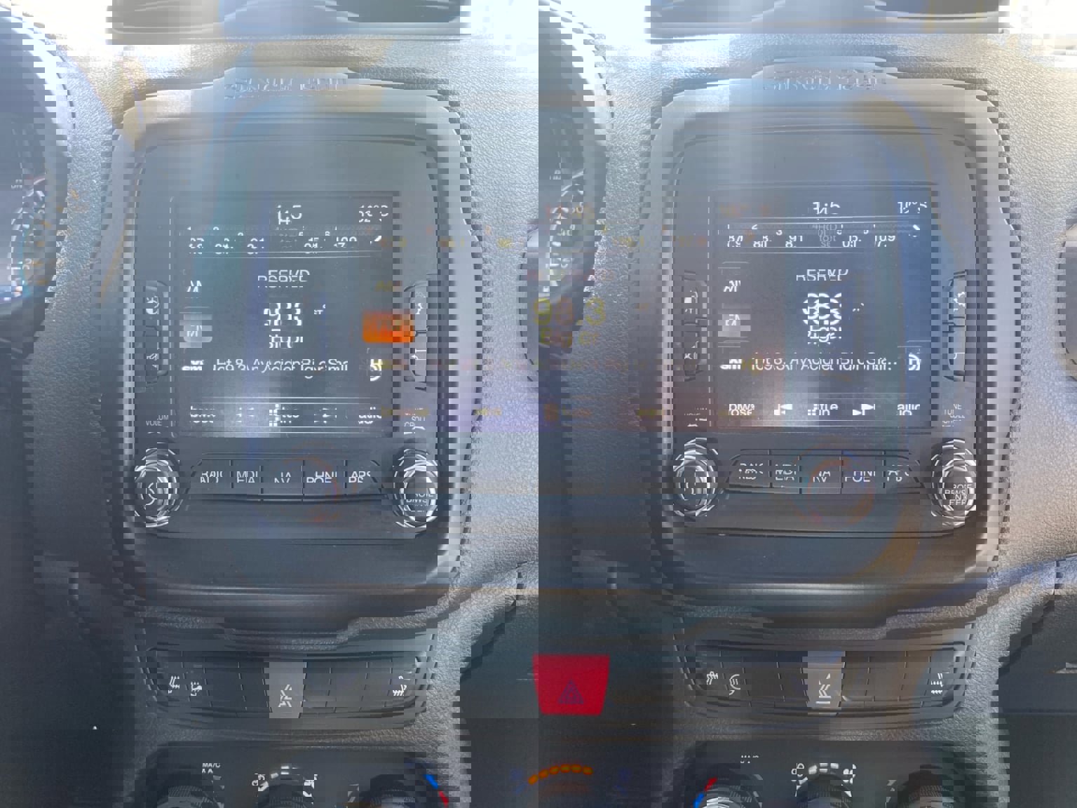 Used 2016 Jeep Renegade Trailhawk w/ Premium Trailhawk Package image 21