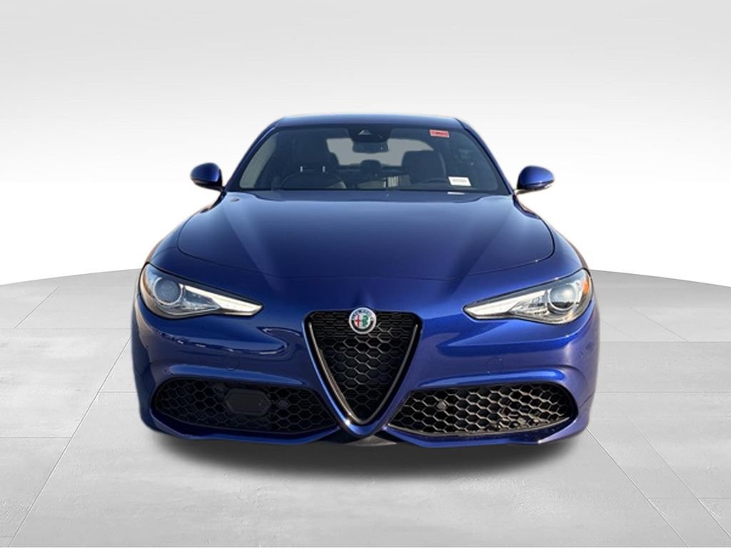 Used 2022 Alfa Romeo Giulia Sprint RWD image 4