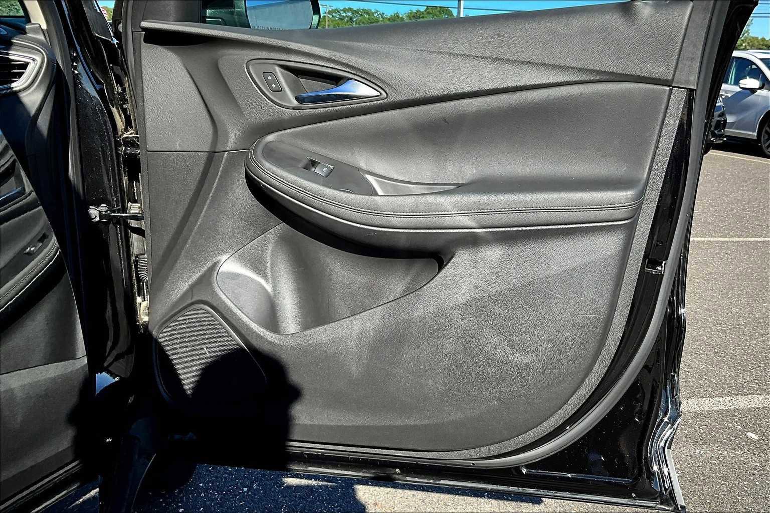 Used 2023 Buick Encore GX Preferred w/ Cold Weather Comfort Package image 21