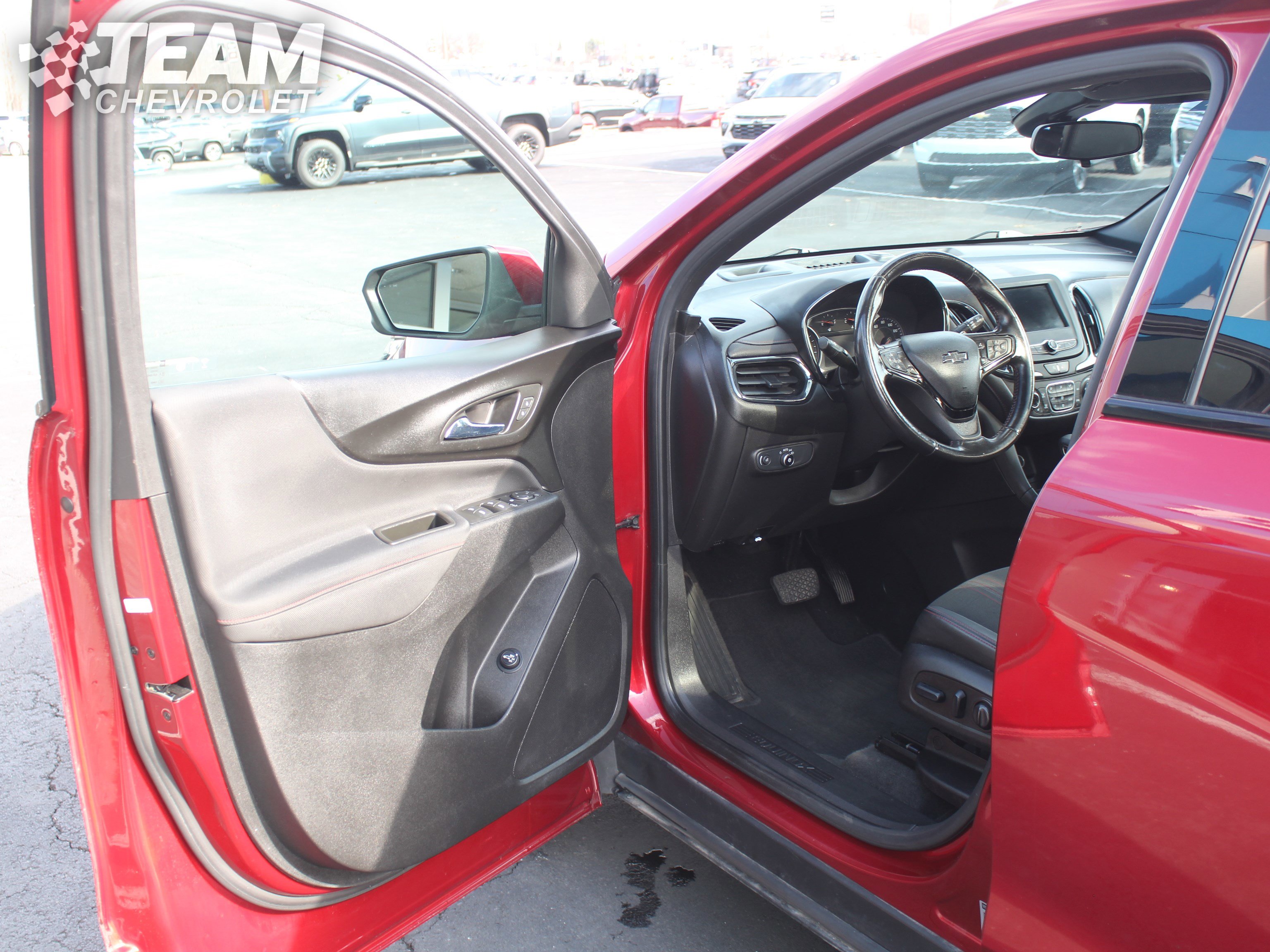 Used 2022 Chevrolet Equinox RS w/ LPO, Cargo Package image 10