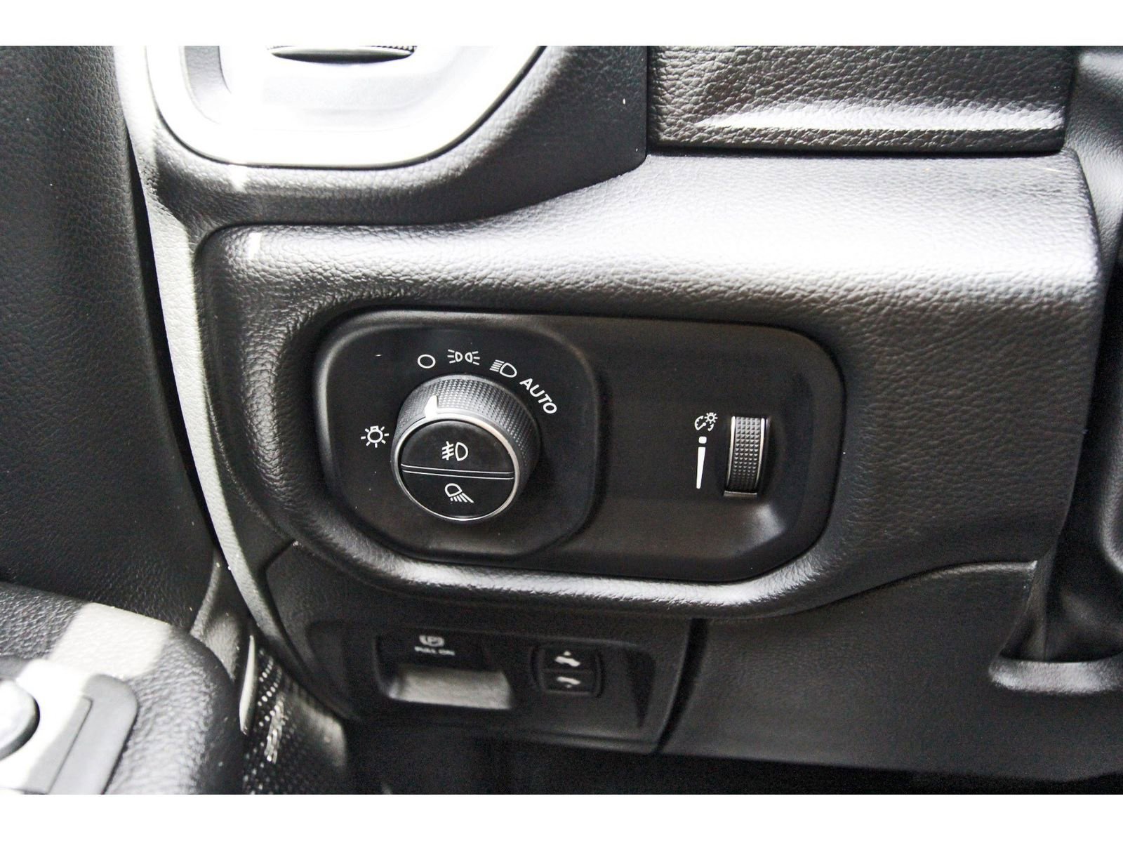 Used 2022 RAM 1500 Big Horn AWD/4WD image 19