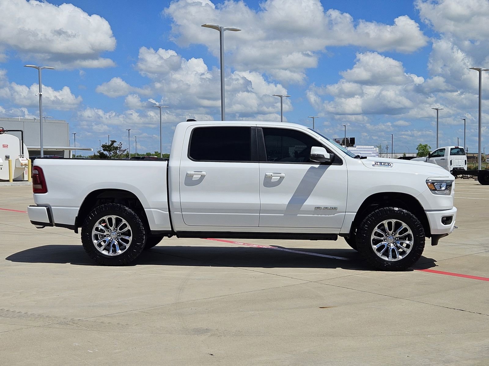 Used 2024 RAM 1500 Laramie AWD/4WD image 7