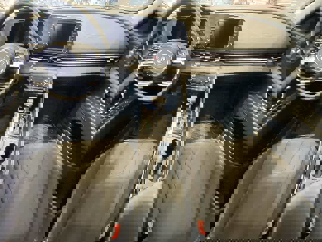 Used 2023 Hyundai Elantra SEL image 22