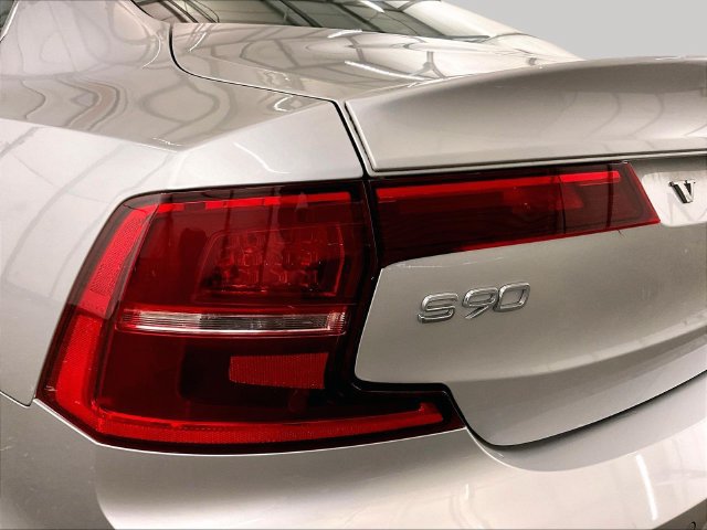 Used 2017 Volvo S90 T6 Momentum w/ Vision Package AWD/4WD image 28