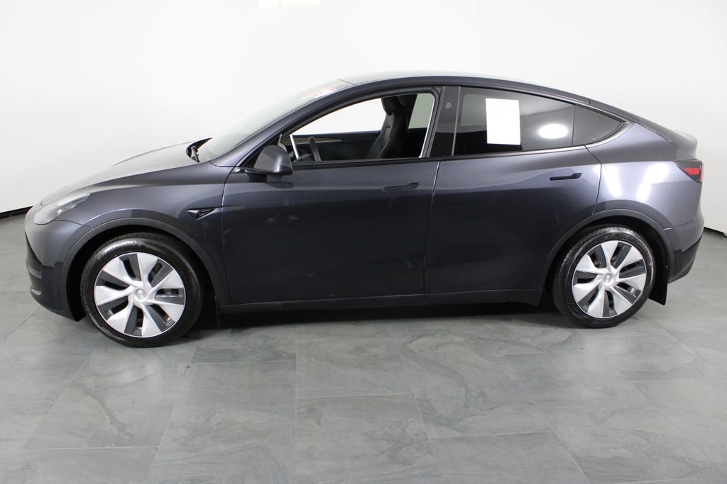 Used 2024 Tesla Model Y Long Range image 11