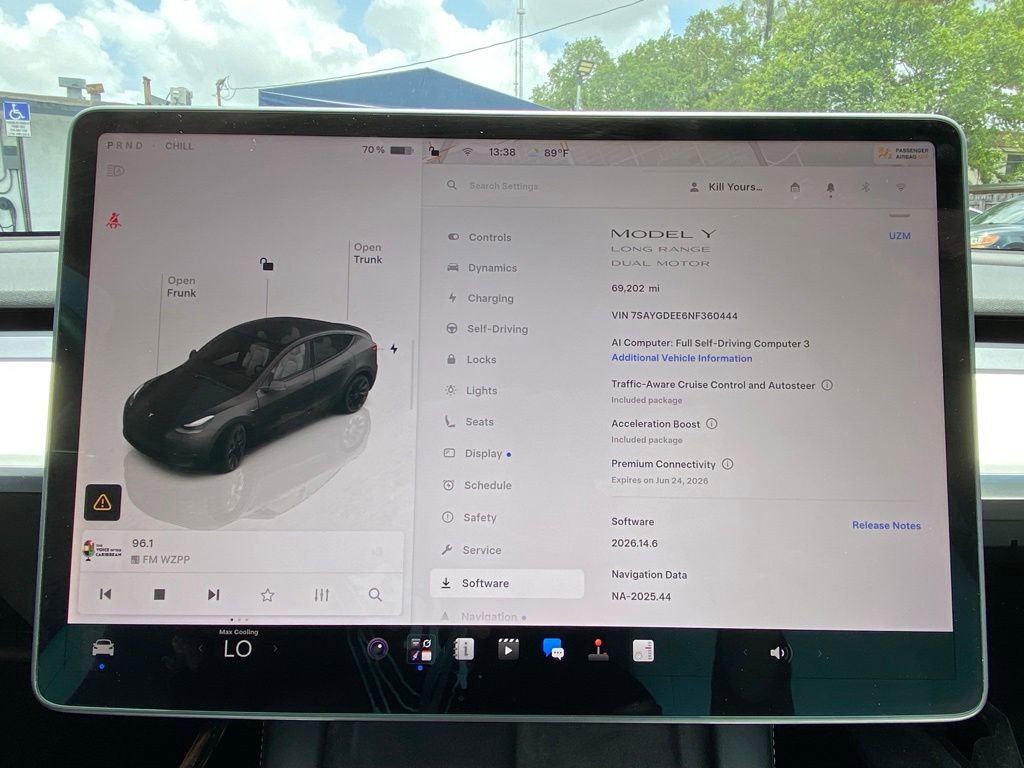 Used 2022 Tesla Model Y Long Range AWD/4WD image 2