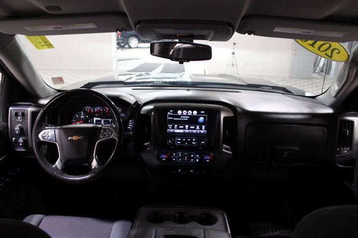 Used 2018 Chevrolet Silverado 1500 LT w/ All Star Edition AWD/4WD image 2