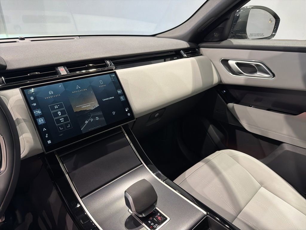 Used 2026 Land Rover Range Rover Velar Dynamic SE image 14