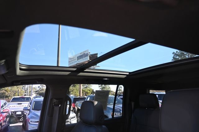 Used 2021 Chevrolet Suburban RST w/ Luxury Package image 21