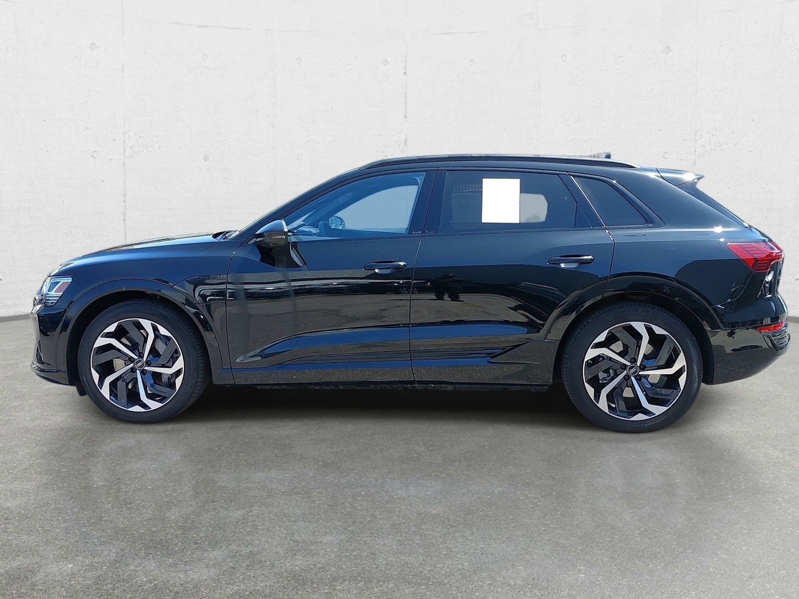 Used 2024 Audi Q8 e-tron Premium Plus w/ Premium Plus Package AWD/4WD image 8