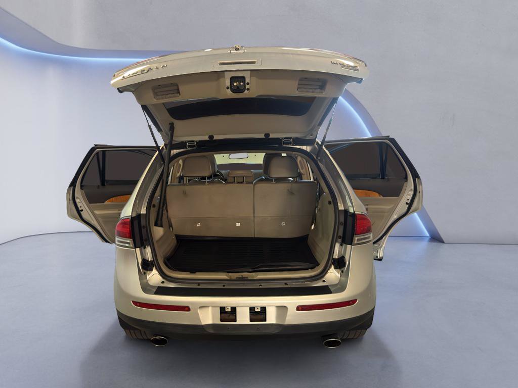 Used 2015 Lincoln MKX AWD w/ Equipment Group 102A image 13