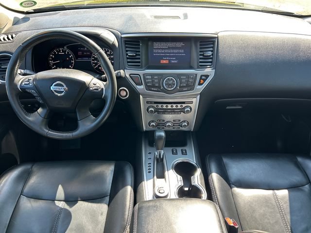 Used 2017 Nissan Pathfinder SL w/ SL Premium Package AWD/4WD image 18