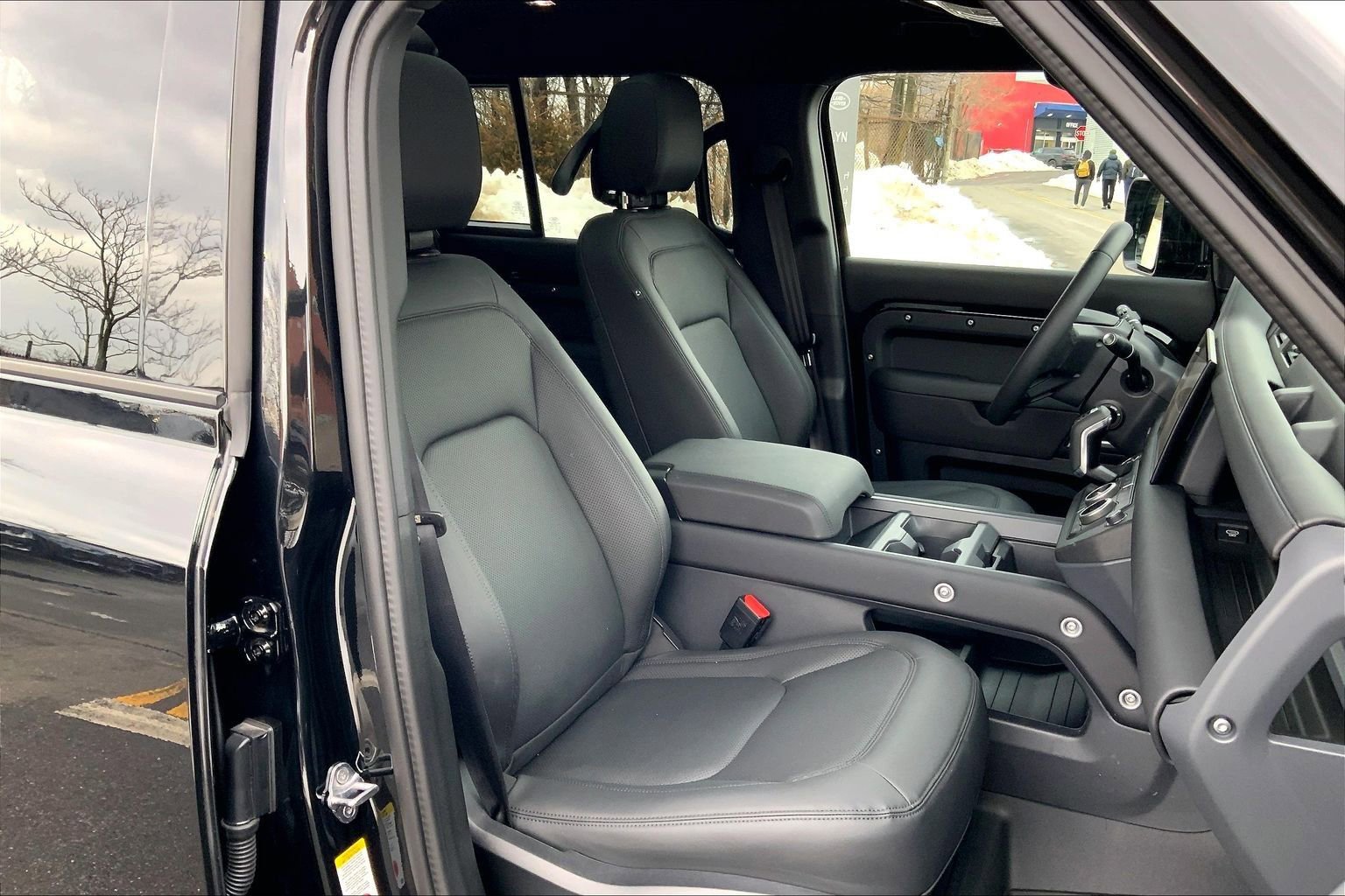 Used 2025 Land Rover Defender 110 S image 8