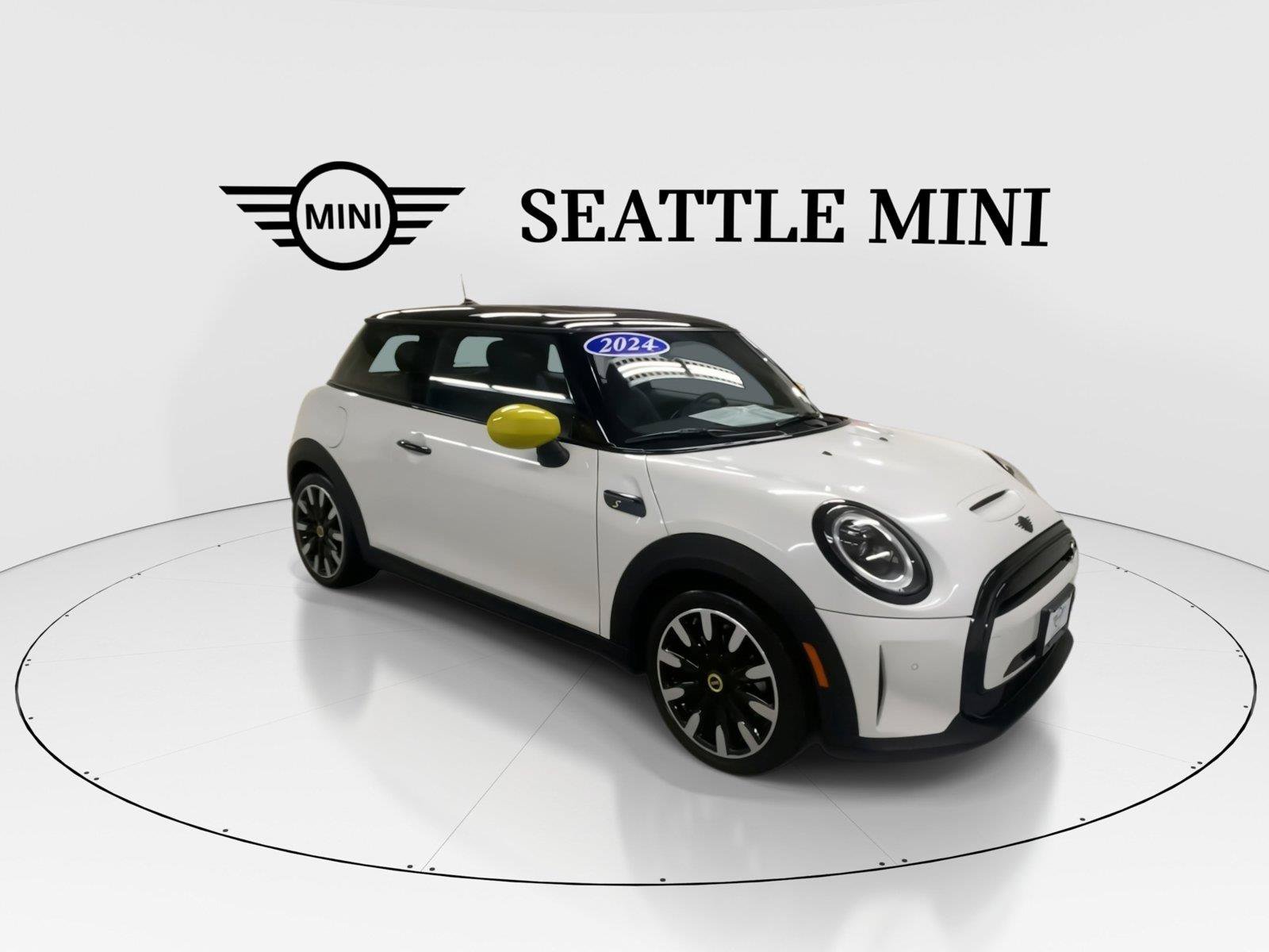 Used 2024 MINI Cooper SE FWD image 2
