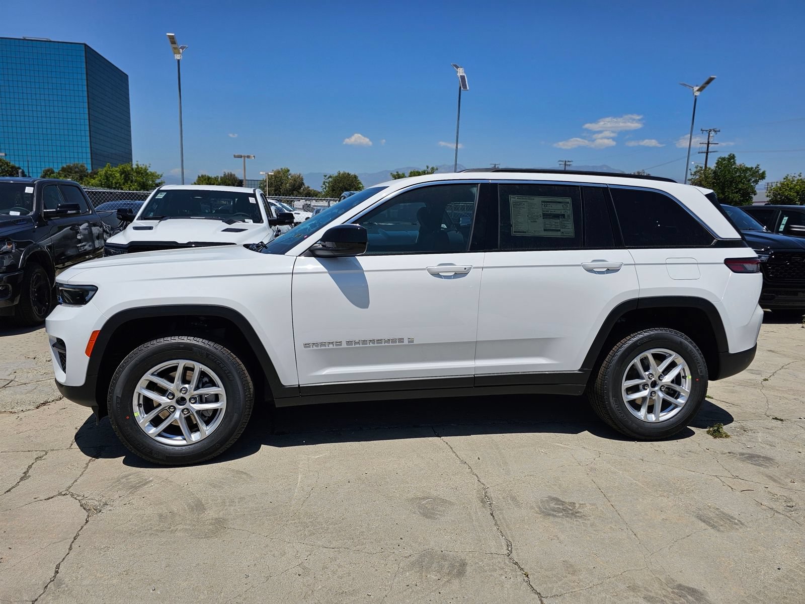 New 2026 Jeep Grand Cherokee Laredo RWD image 4