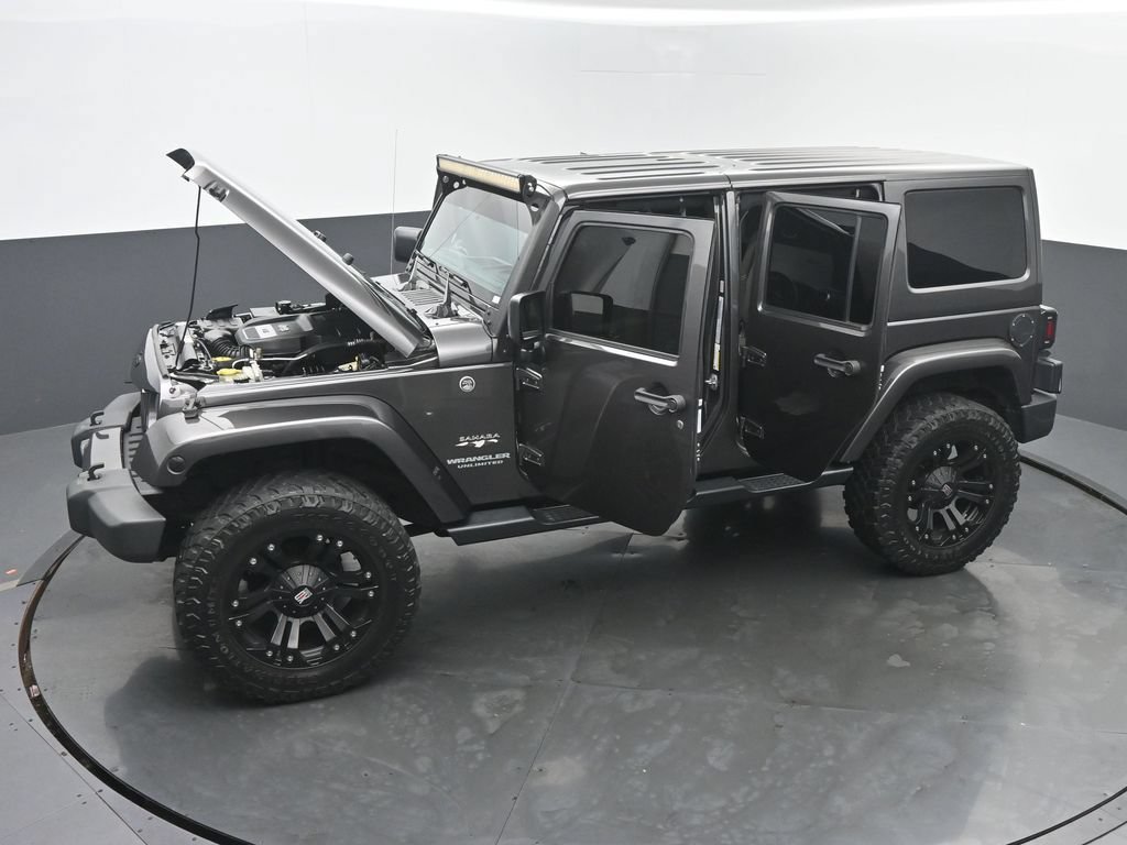 Used 2016 Jeep Wrangler Unlimited Sahara w/ Connectivity Group AWD/4WD image 66