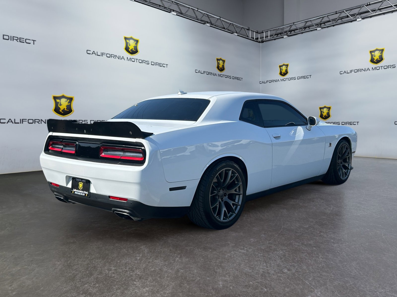 Used 2016 Dodge Challenger R/T Scat Pack w/ Leather Interior Group RWD image 5