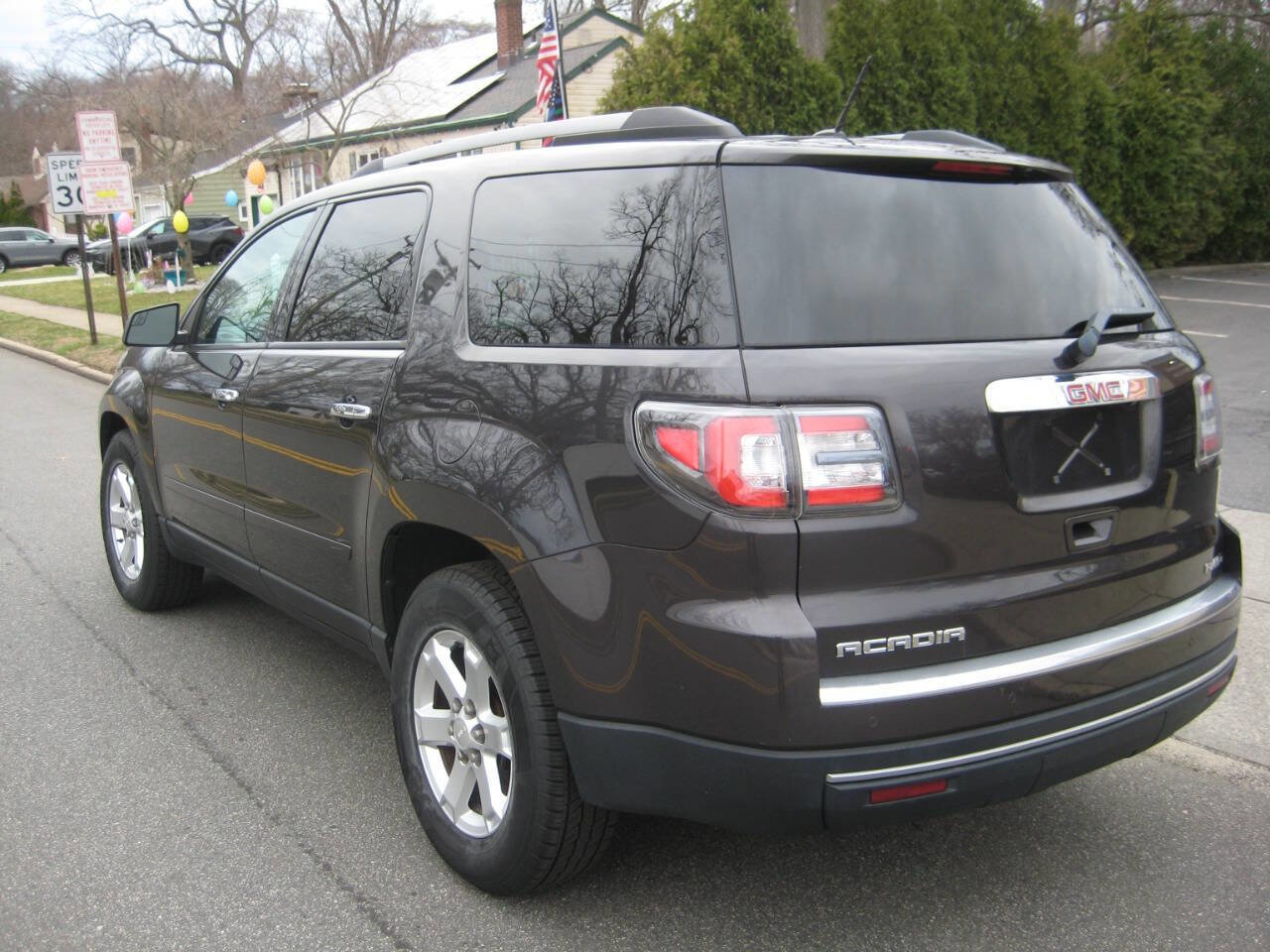 Used 2014 GMC Acadia SLE AWD/4WD image 3