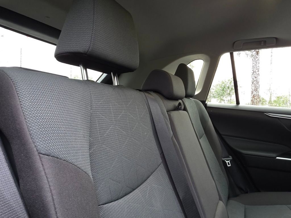 Certified 2024 Toyota RAV4 XLE w/ Convenience Package FWD image 18