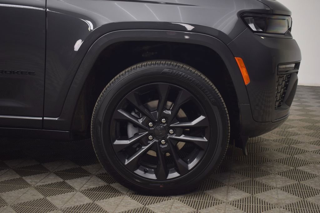 New 2026 Jeep Grand Cherokee Limited image 9